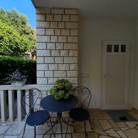 Apartmani Renata Brela Esterno foto