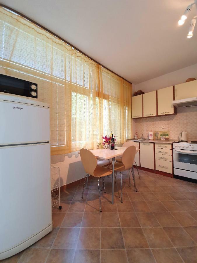 Apartmani Renata Brela Esterno foto