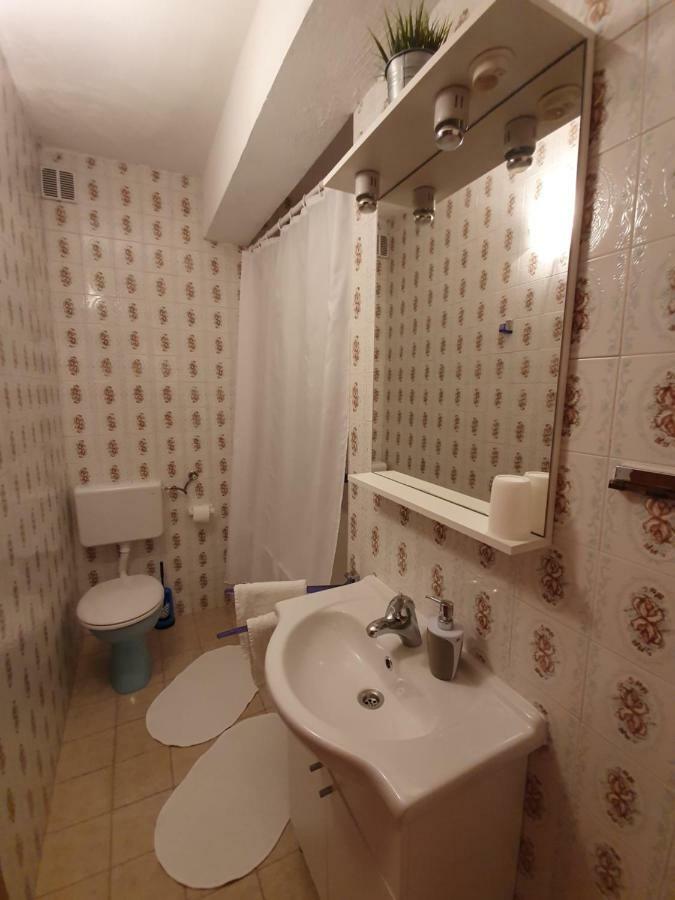 Apartmani Renata Brela Esterno foto